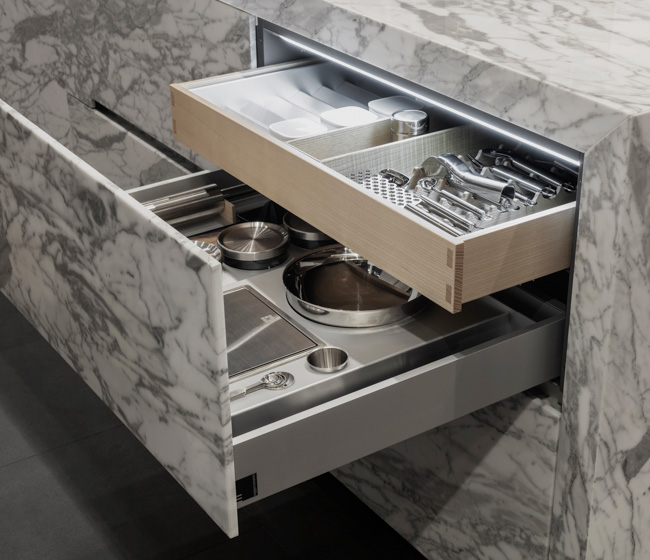 FRAME7; Arabescato White Marble, Eggersmann USA