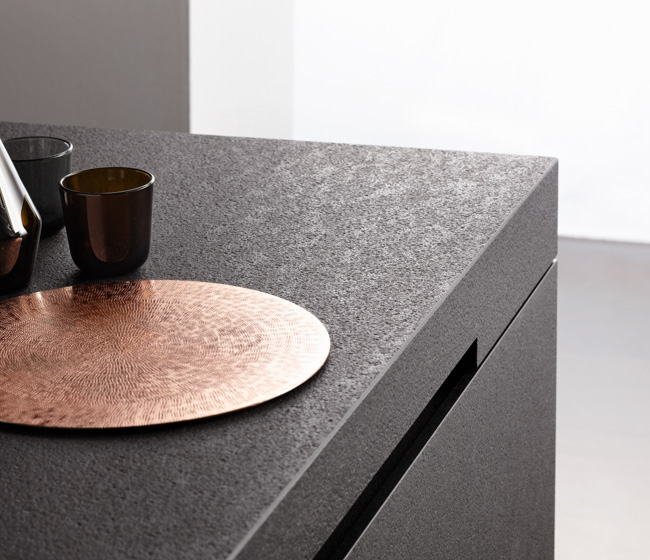 PC_Blog_nero_assoluto_detail2_650x560