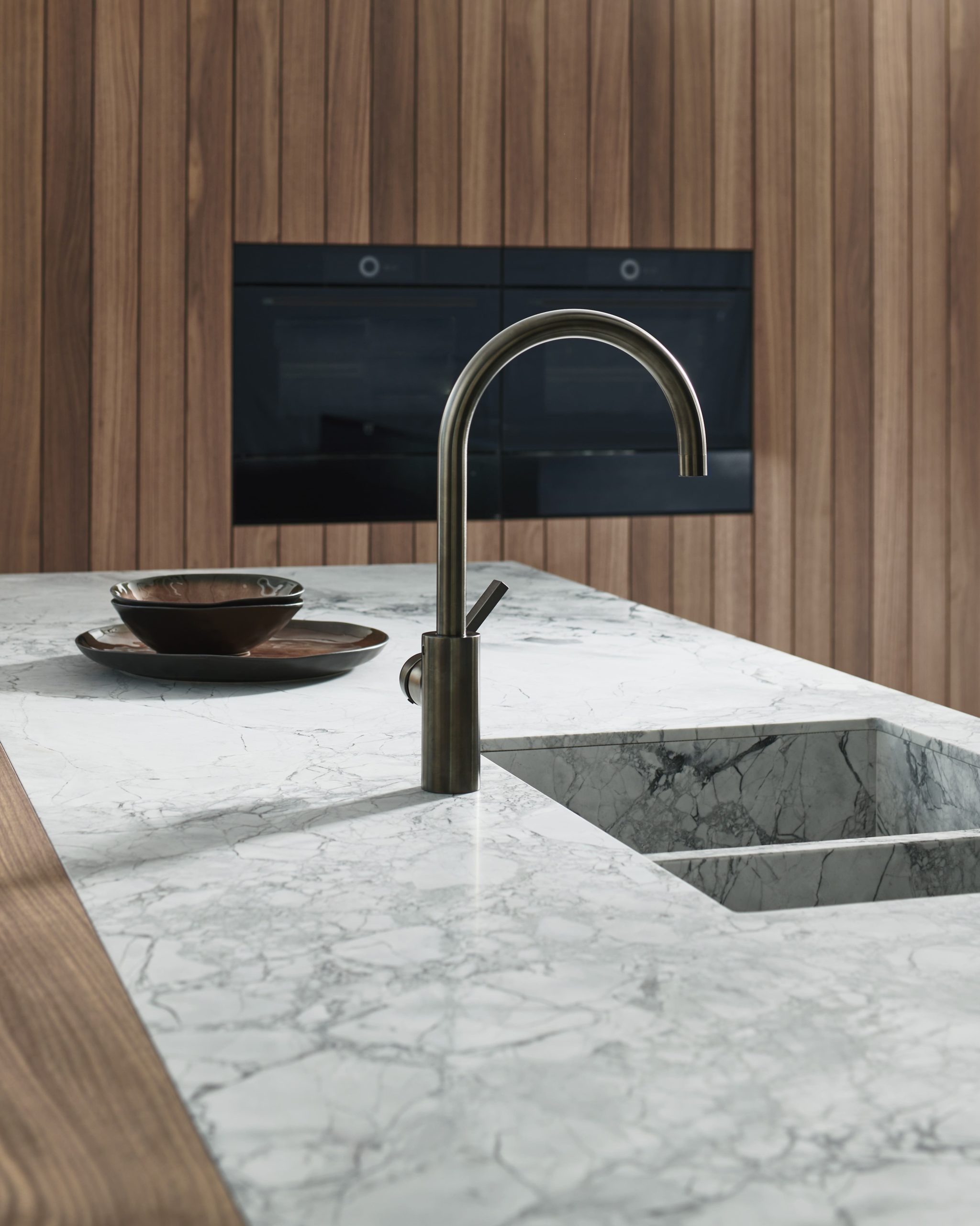 eggersmann_black walnut black steel_detail 02 1827